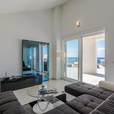 Luxury Penthouse Apartment Mandre