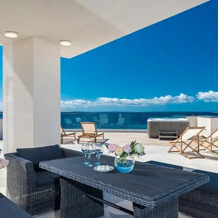 Luxury Penthouse Mandre