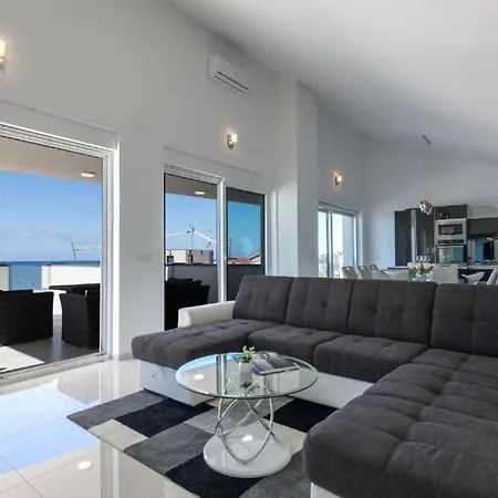 Luxury Penthouse Apartment