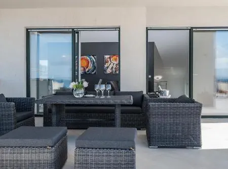 Luxury Penthouse Apartment *