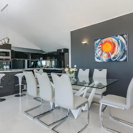 Apartment Luxury Penthouse Mandre