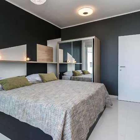 Luxury Penthouse Apartment Mandre